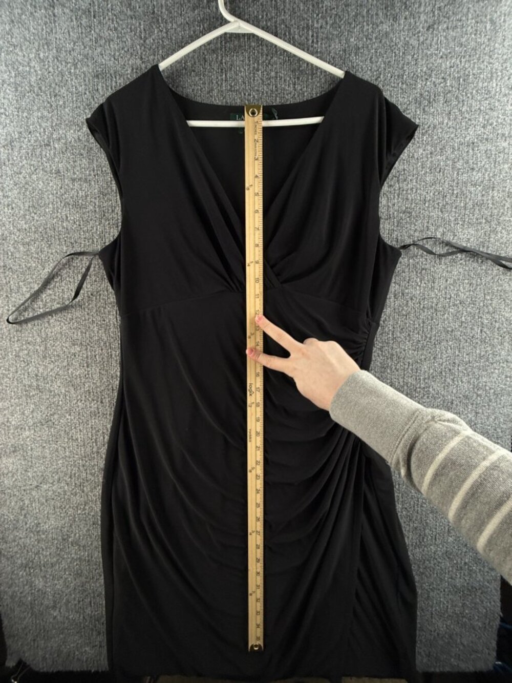 Lauren Ralph Lauren Black Dress Size Women 16 Stretch Sleeveless V Neck Knee - Picture 7 of 16